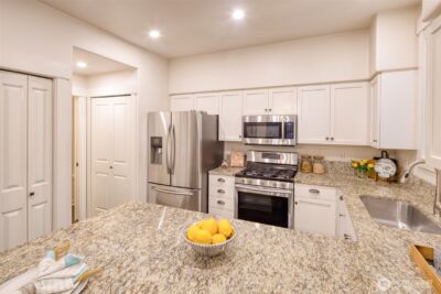 23300 SE Black Nugget Road #F6, Issaquah, WA 98029 - Photo 8