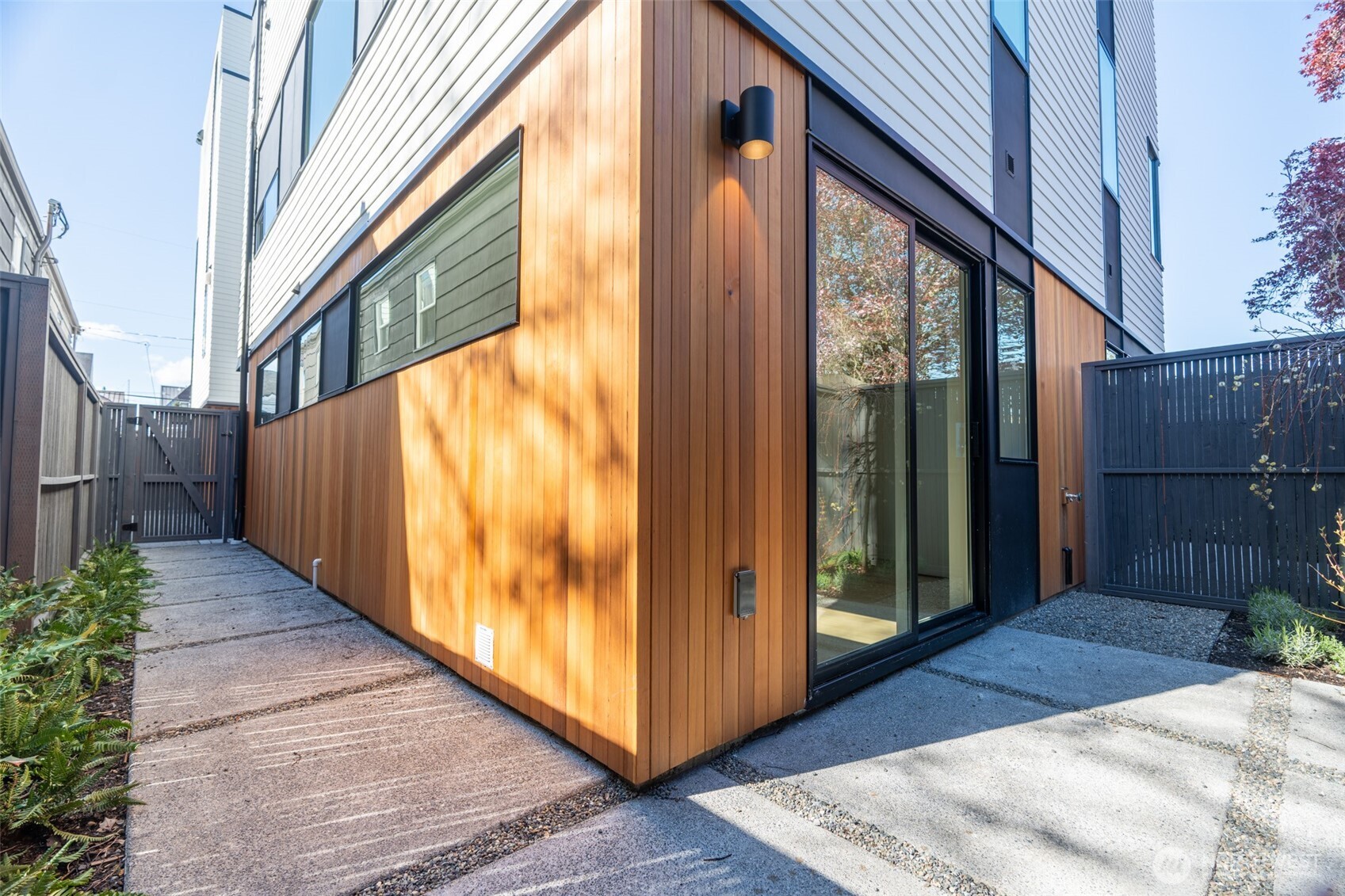 2626 58th Avenue SW #B, Seattle, WA 98116