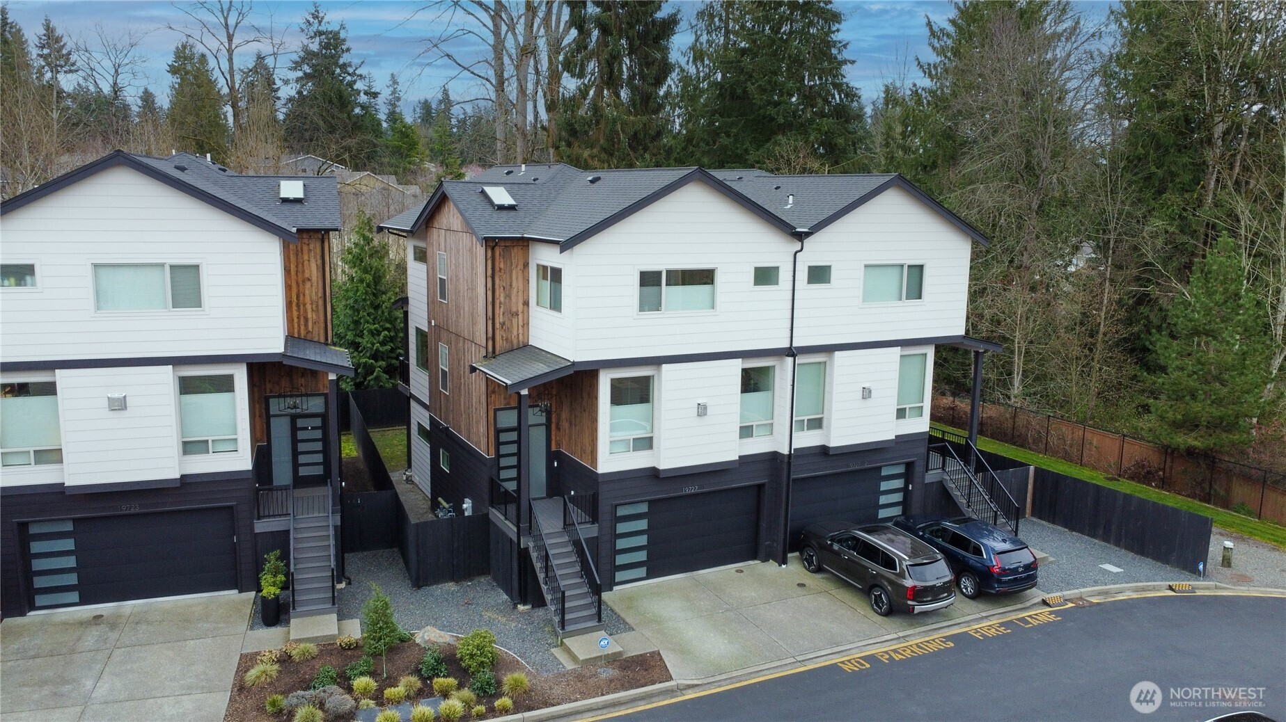 19727 27th Place W #1, Lynnwood, WA 98036
