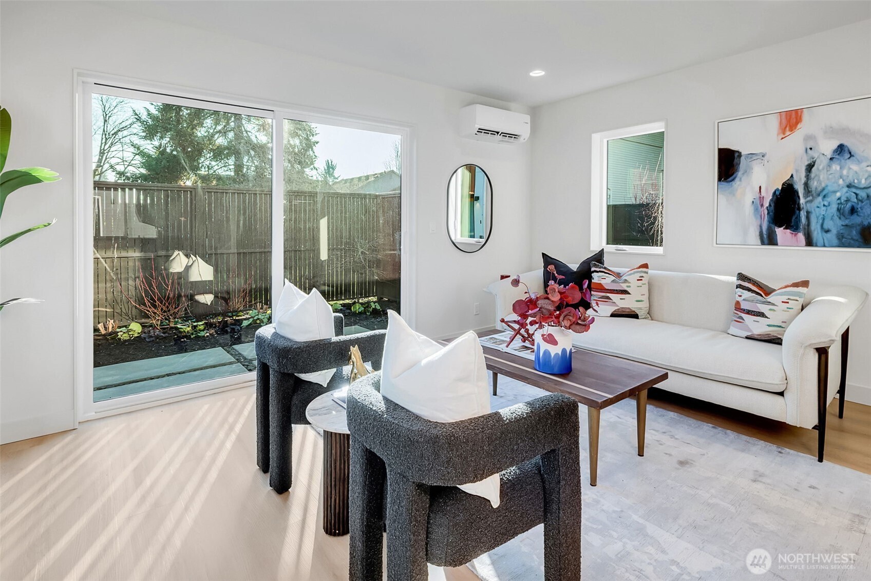 4411 S Holly Street , Seattle, WA 98118