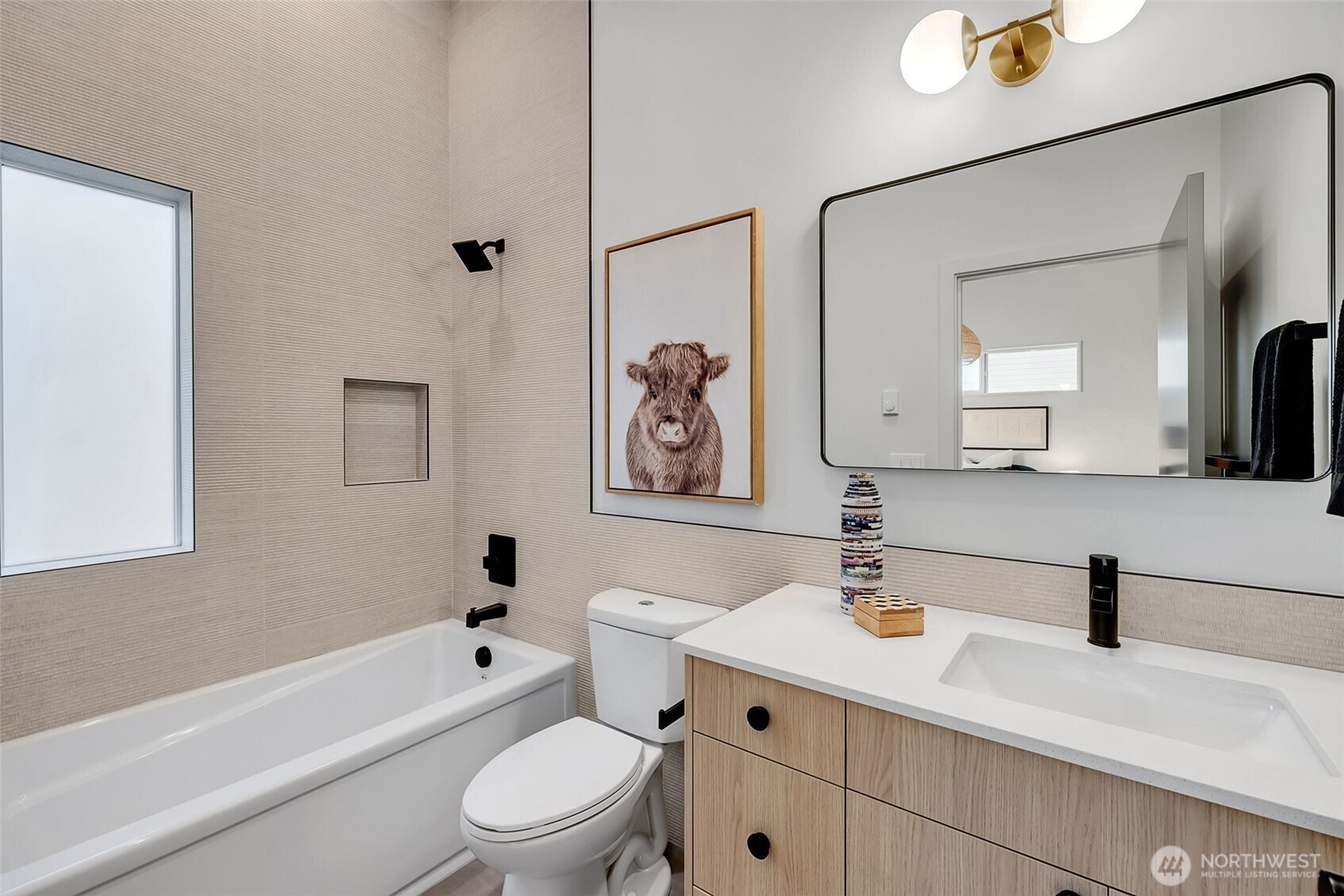 4411 S Holly Street , Seattle, WA 98118