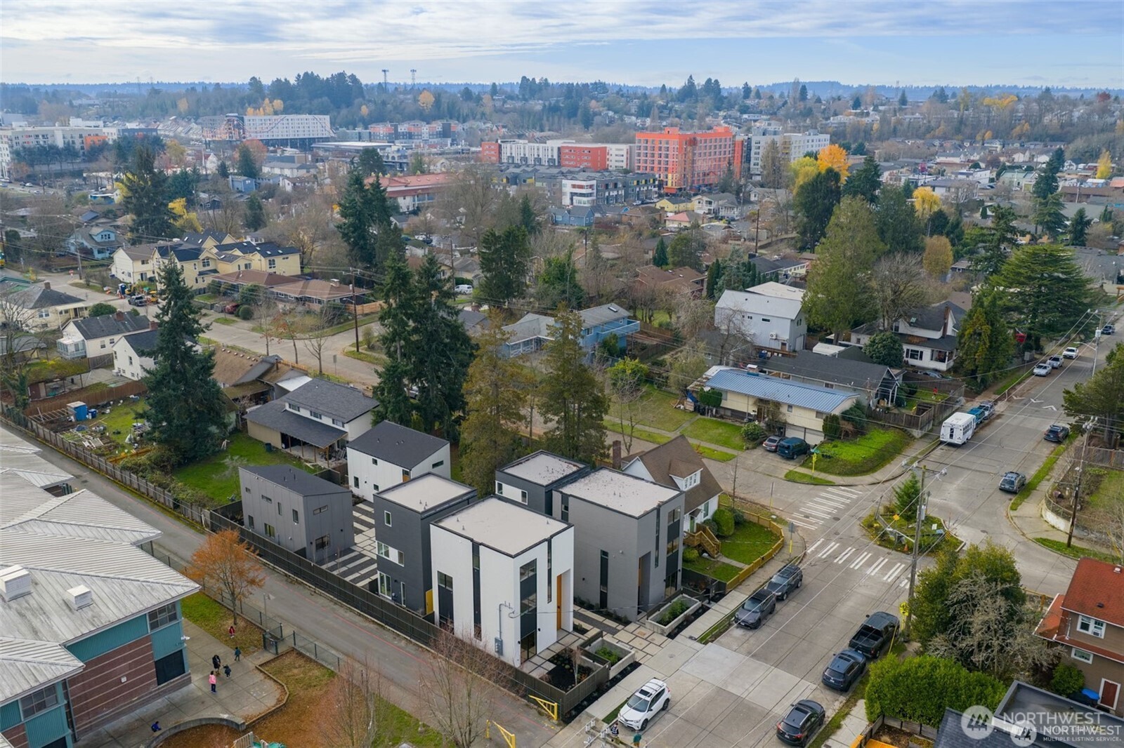 4411 S Holly Street , Seattle, WA 98118