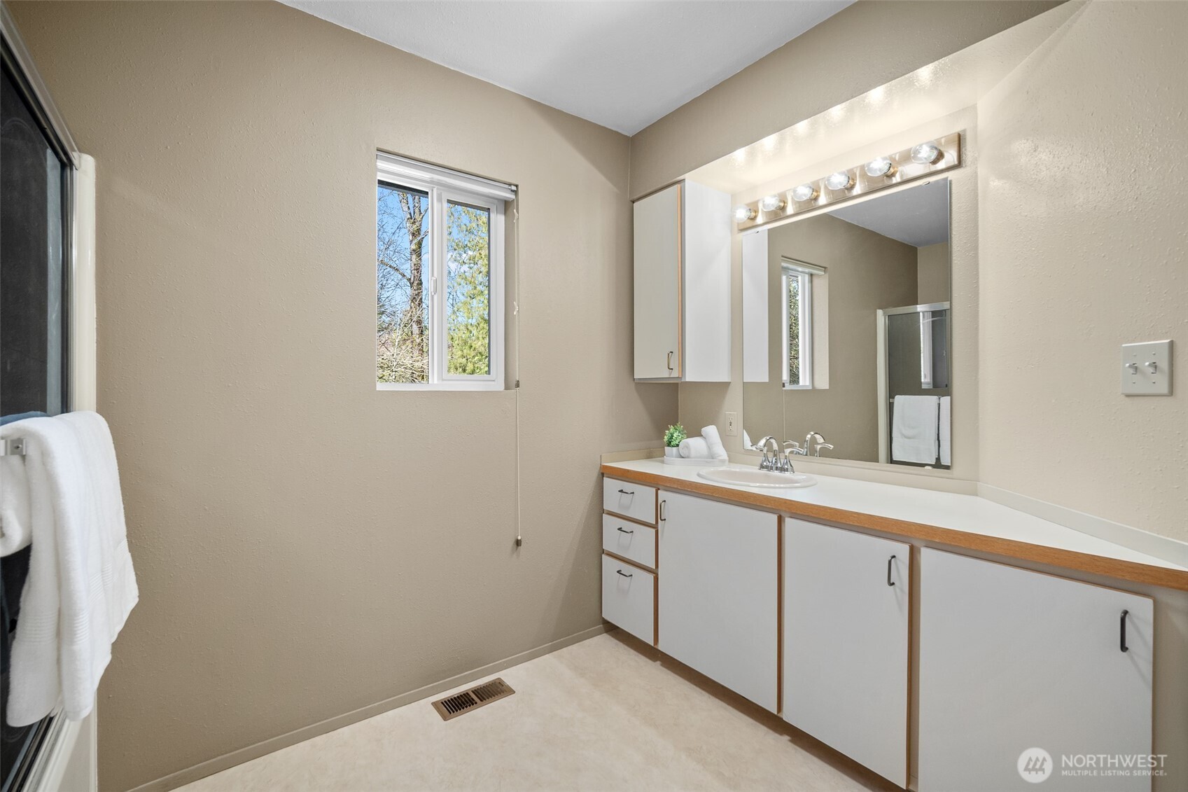 1216 E Clearbrook Drive , Bellingham, WA 98229