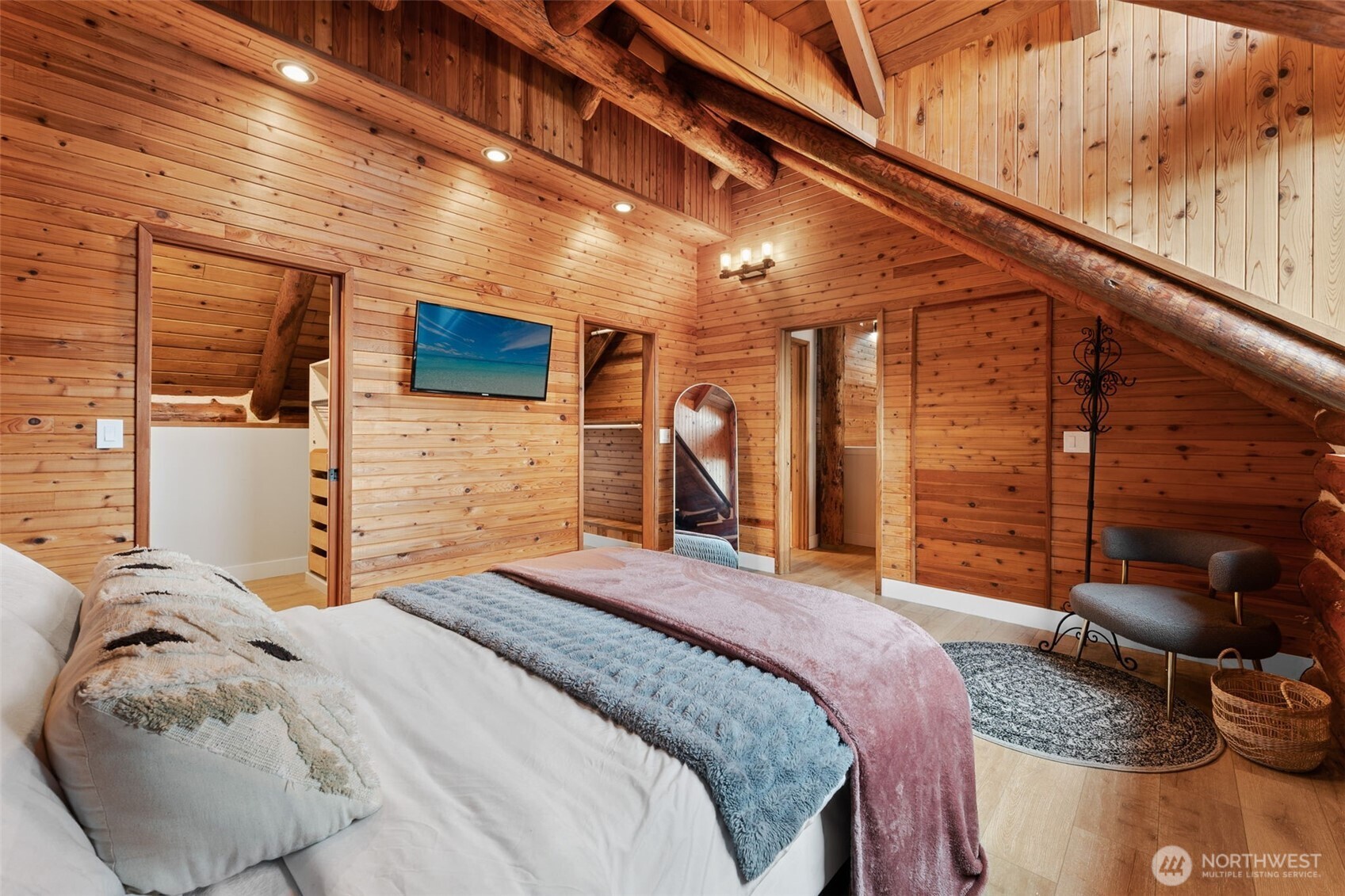 6358 S Island Drive E, Bonney Lake, WA 98391-8683