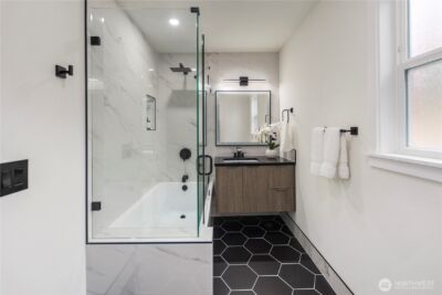 5520 Brooklyn Avenue NE, Seattle, WA 98105 - Photo 13