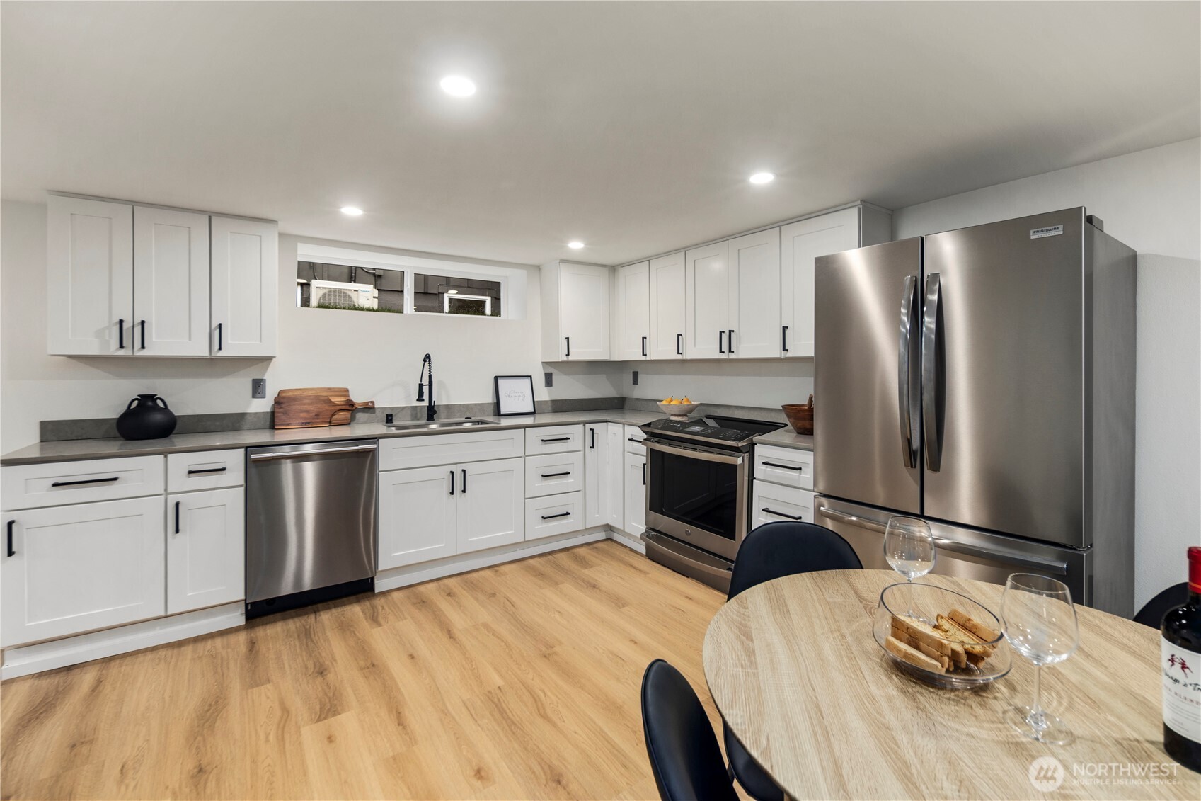 5520 Brooklyn Avenue NE, Seattle, WA 98105