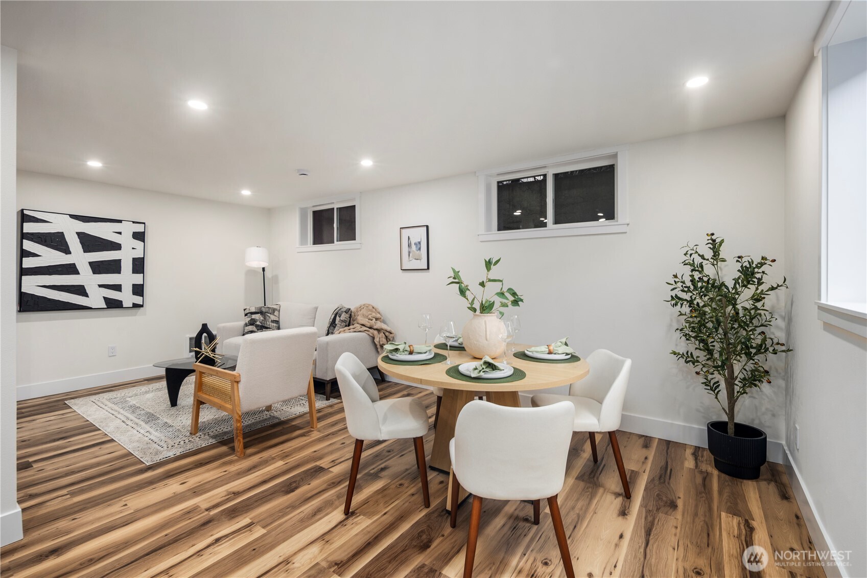 5520 Brooklyn Avenue NE, Seattle, WA 98105