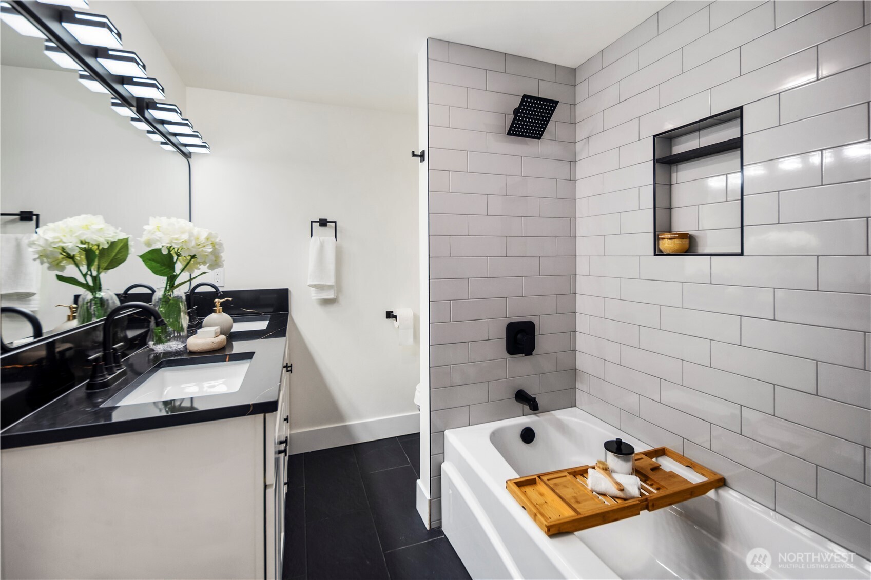 5520 Brooklyn Avenue NE, Seattle, WA 98105