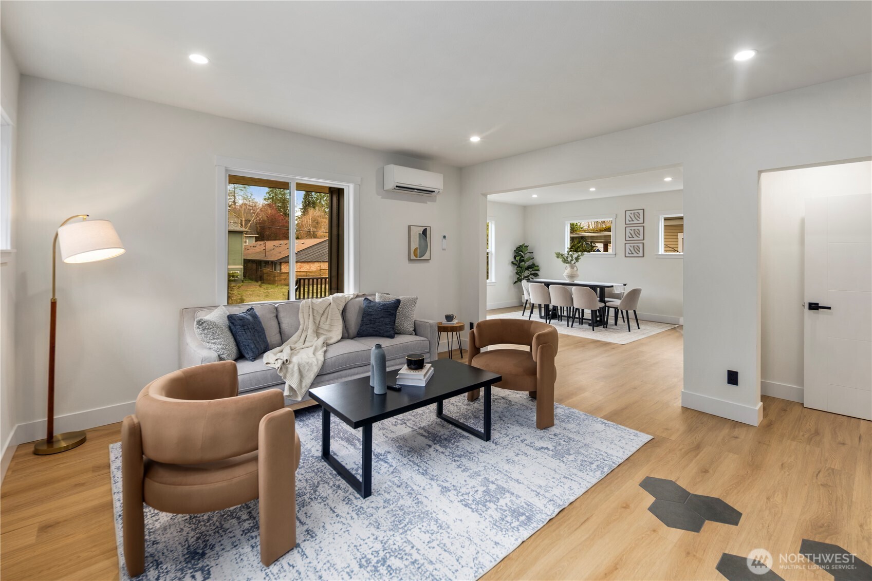 5520 Brooklyn Avenue NE, Seattle, WA 98105