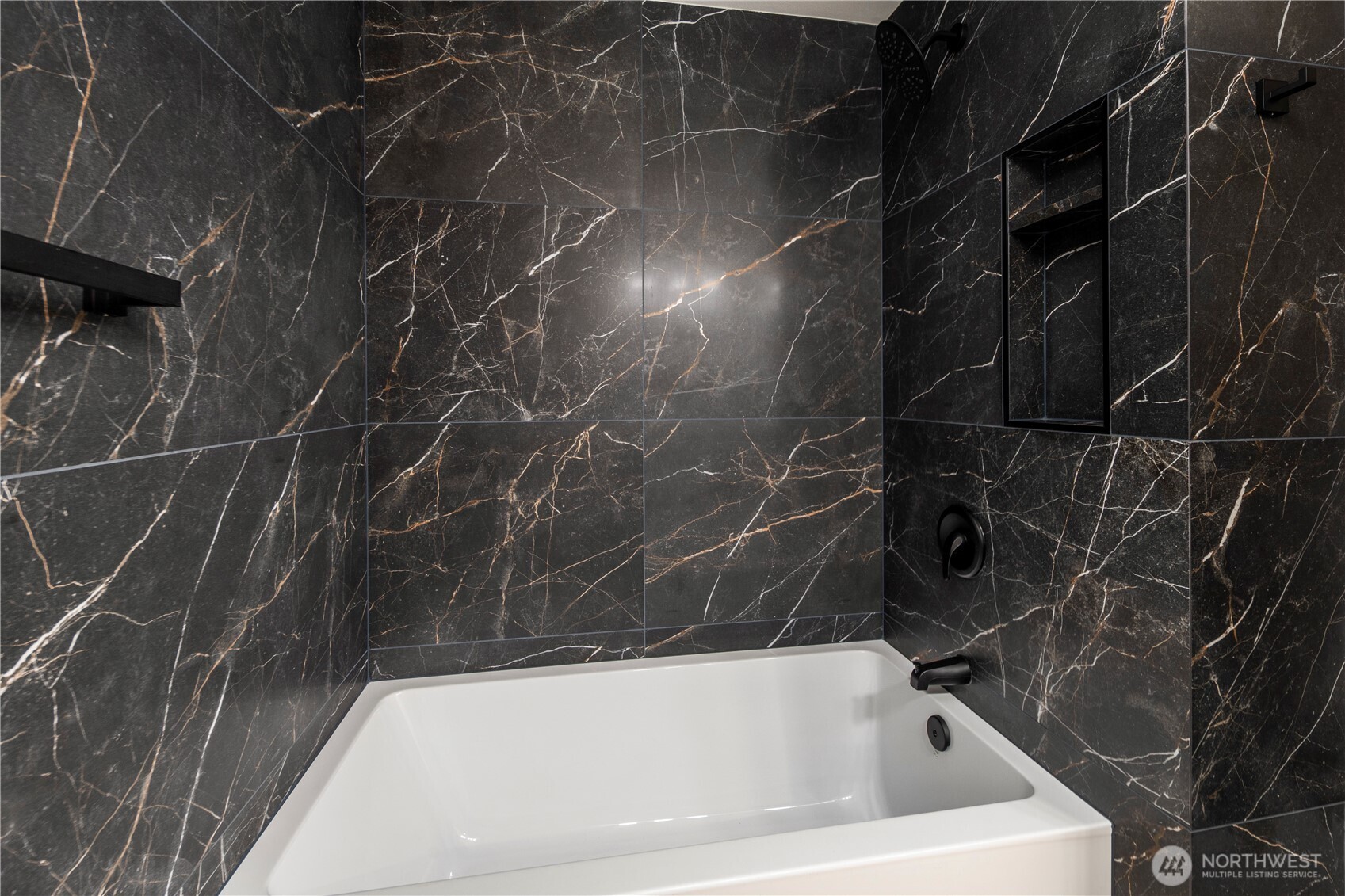 5520 Brooklyn Avenue NE, Seattle, WA 98105