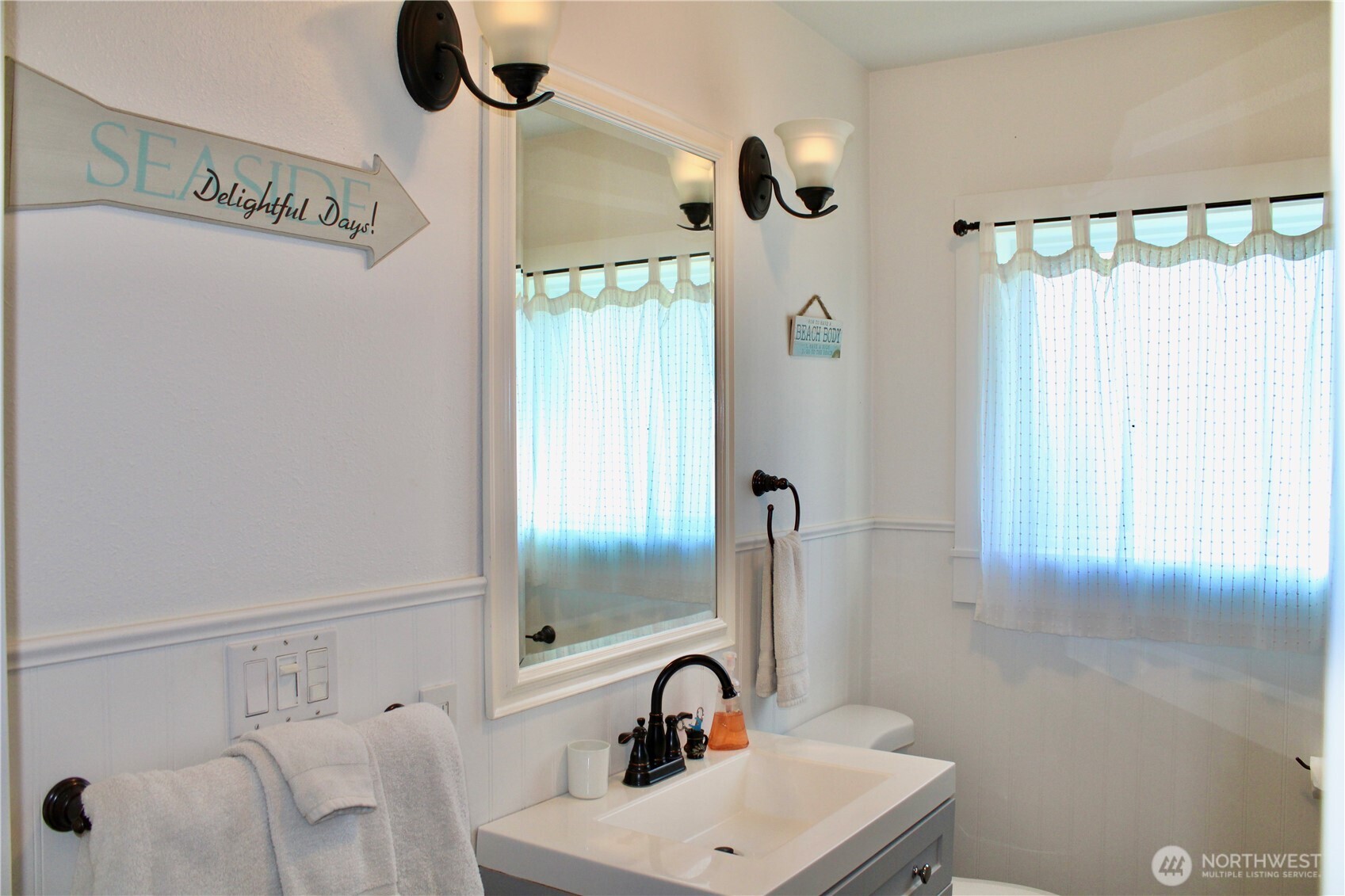 102 N 1st Street , Pacific Beach, WA 98571