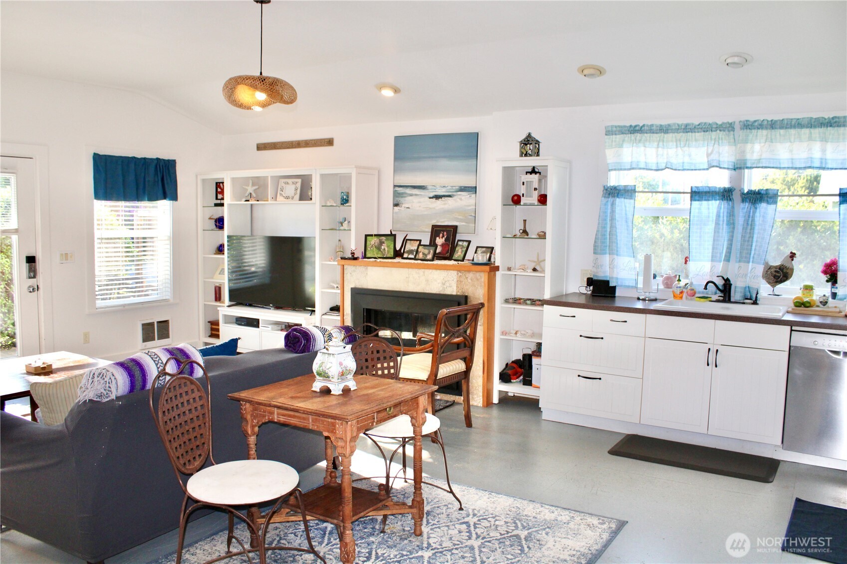 102 N 1st Street , Pacific Beach, WA 98571