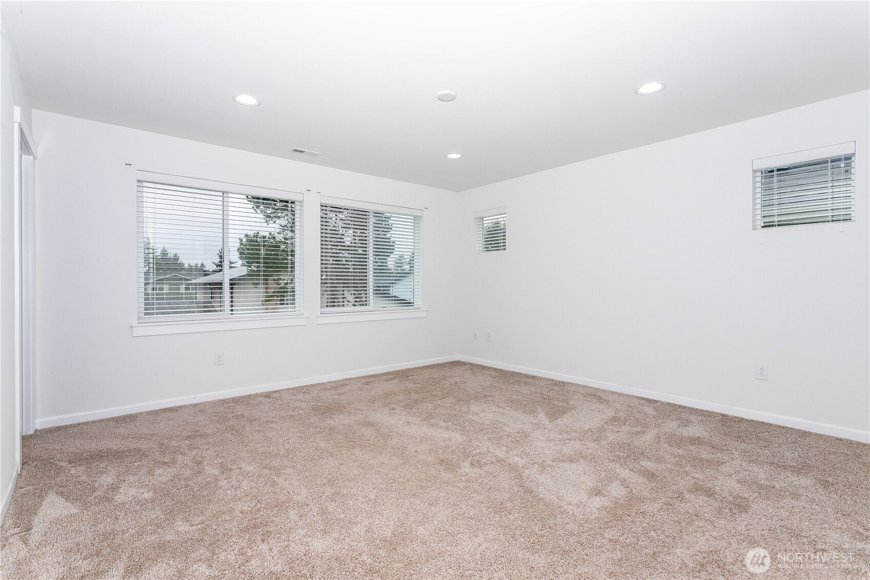 27432 14th Place S, Des Moines, WA 98198