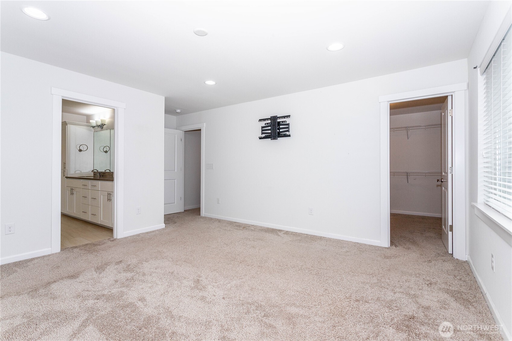 27432 14th Place S, Des Moines, WA 98198