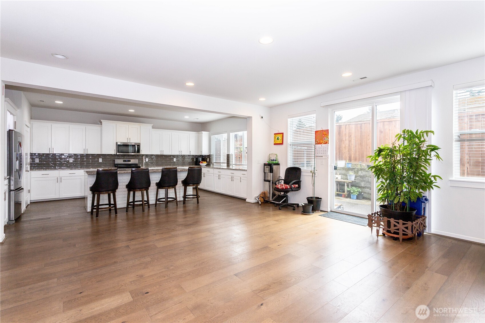 27432 14th Place S, Des Moines, WA 98198