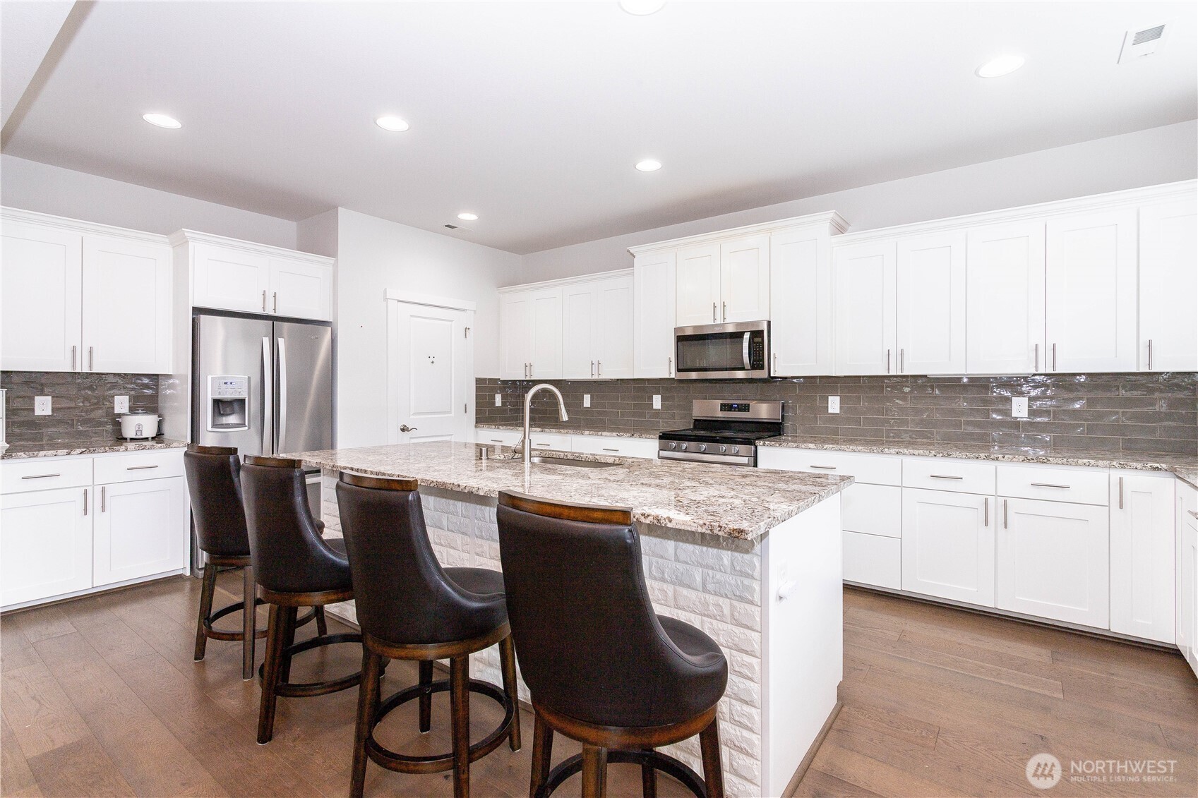 27432 14th Place S, Des Moines, WA 98198