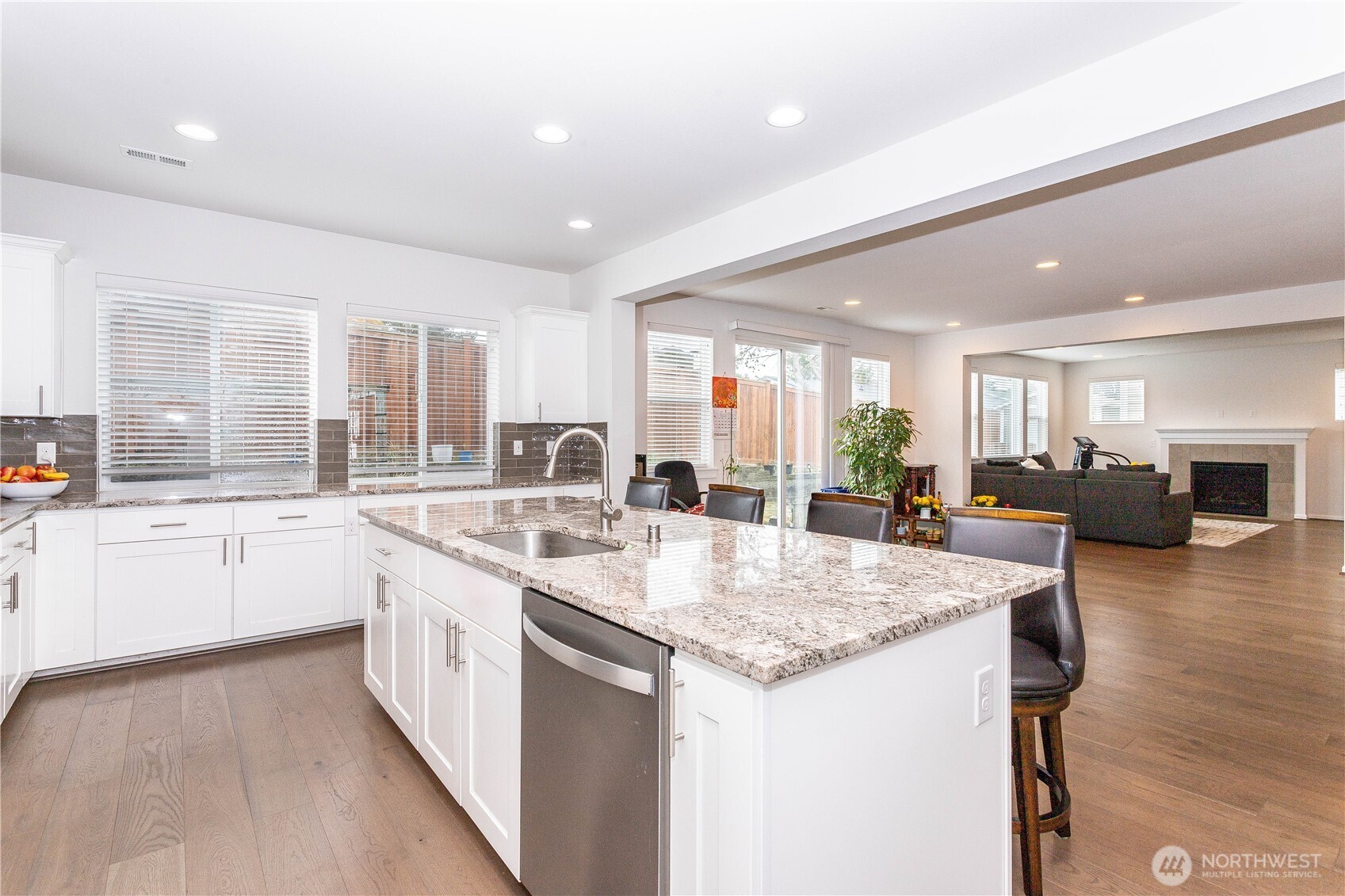 27432 14th Place S, Des Moines, WA 98198