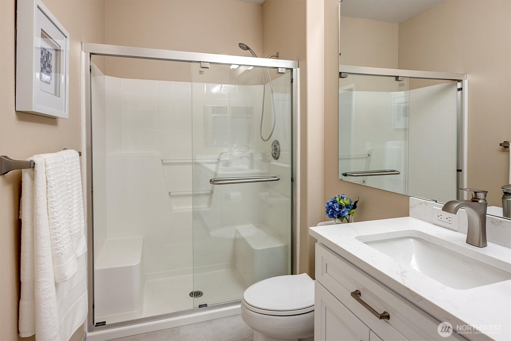 6831 NE 170th Street #206, Kenmore, WA 98028