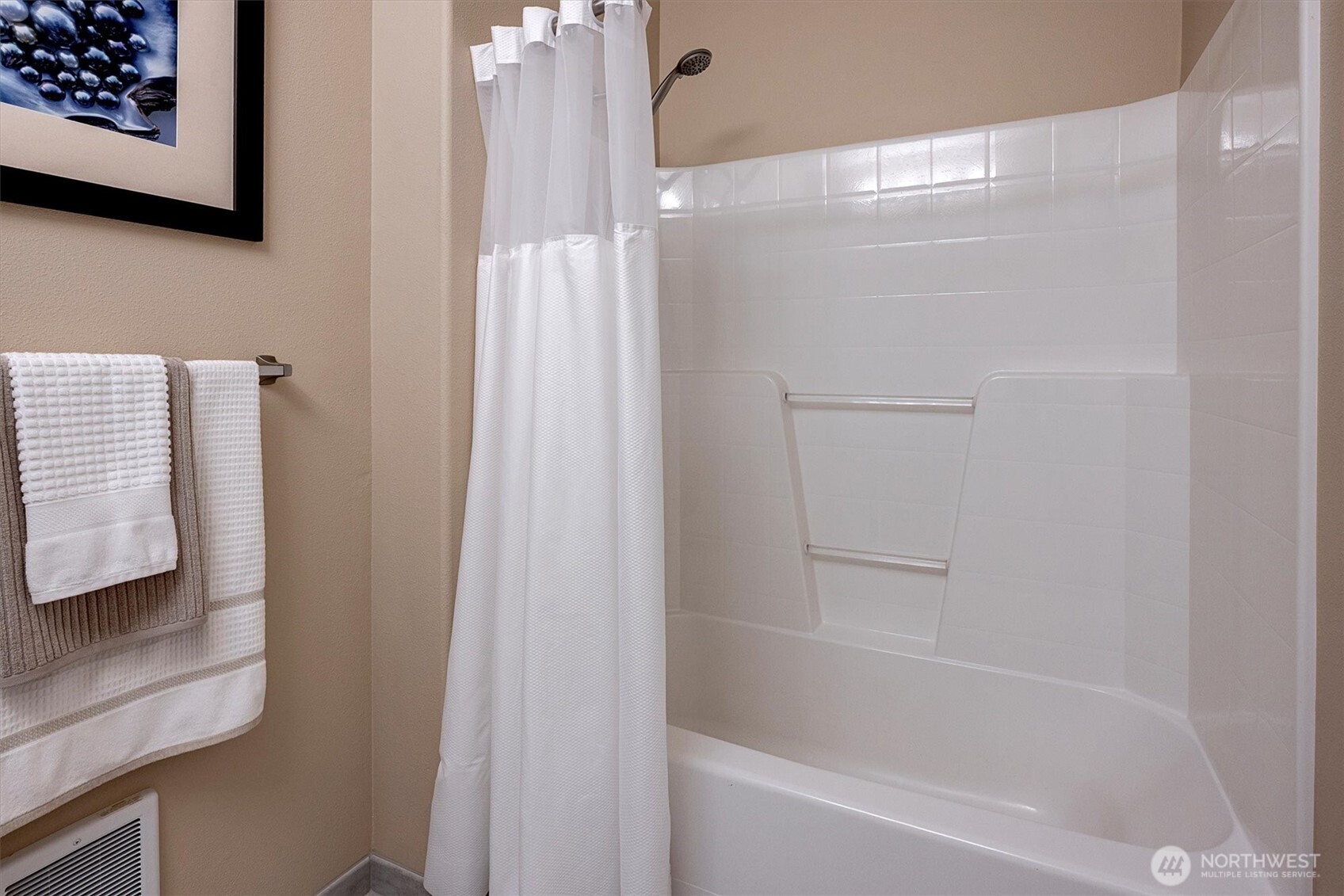 6831 NE 170th Street #206, Kenmore, WA 98028