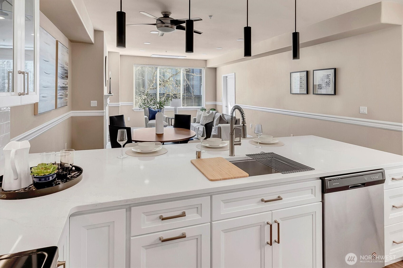 6831 NE 170th Street #206, Kenmore, WA 98028