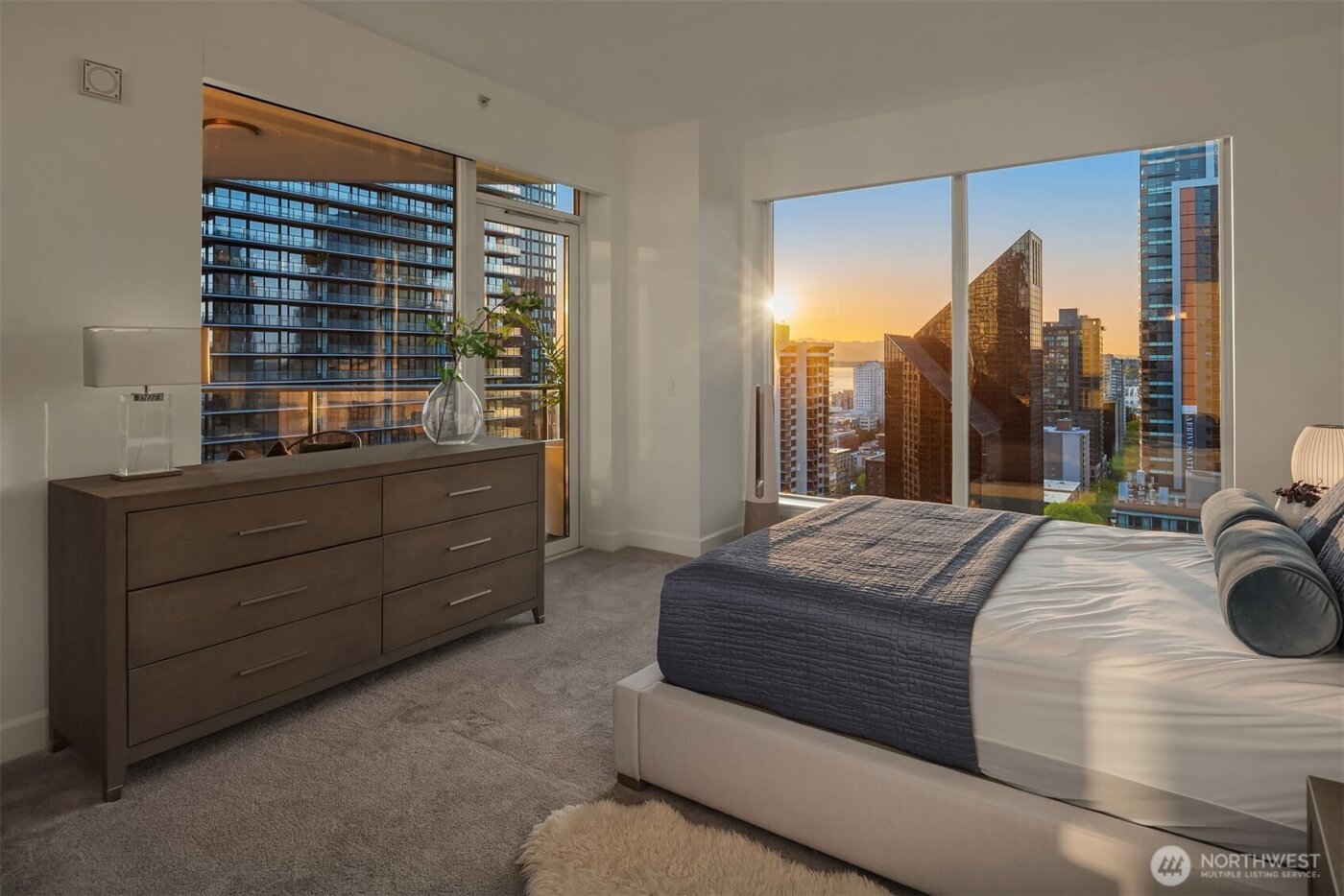 1920 4th Avenue #2202, Seattle, WA 98101