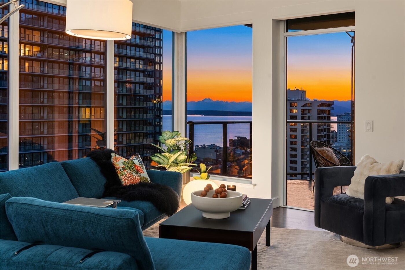 1920 4th Avenue #2202, Seattle, WA 98101