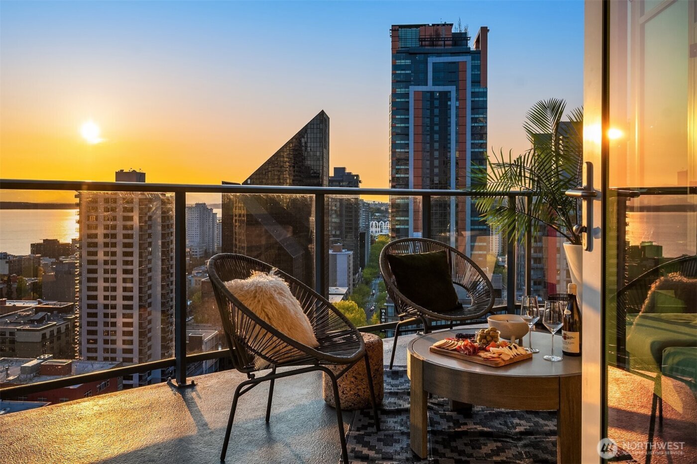 1920 4th Avenue #2202, Seattle, WA 98101