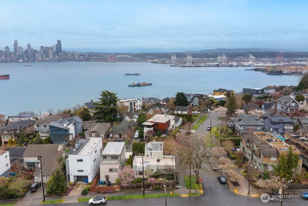 4200 SW Atlantic Street , Seattle, WA 98116