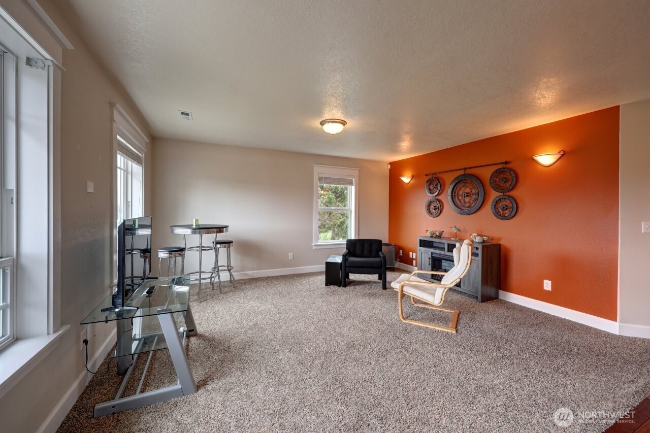 32500 G St , Ocean Park, WA 98640