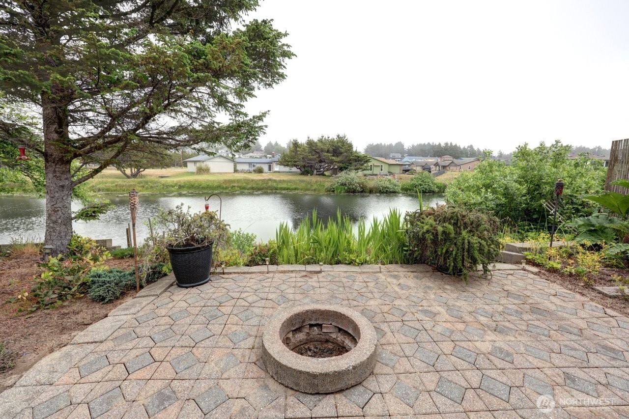 32500 G St , Ocean Park, WA 98640