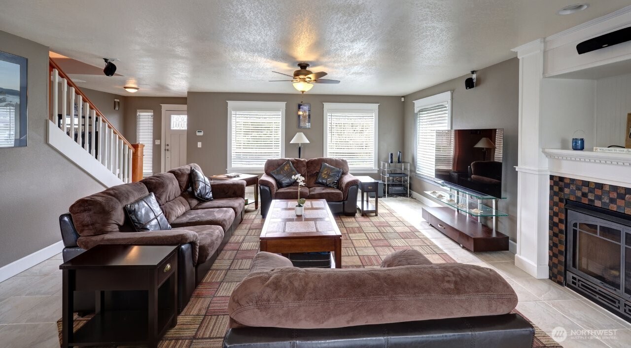 32500 G St , Ocean Park, WA 98640