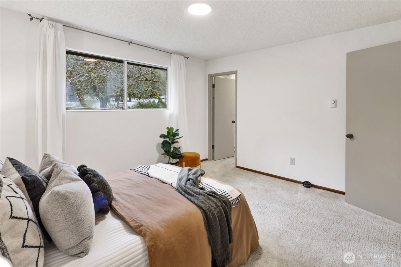 4440 Cable Street , Bellingham, WA 98229