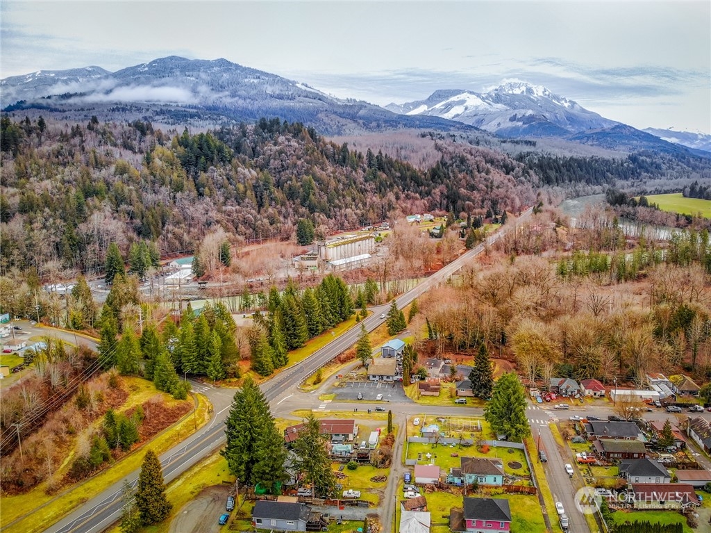 7489 S Dillard Avenue , Concrete, WA 98237