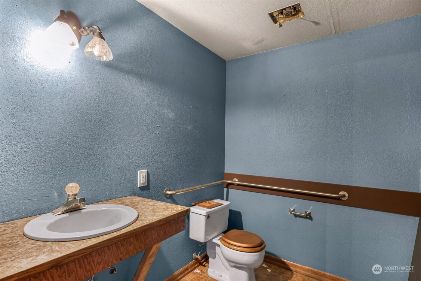 7489 S Dillard Avenue , Concrete, WA 98237