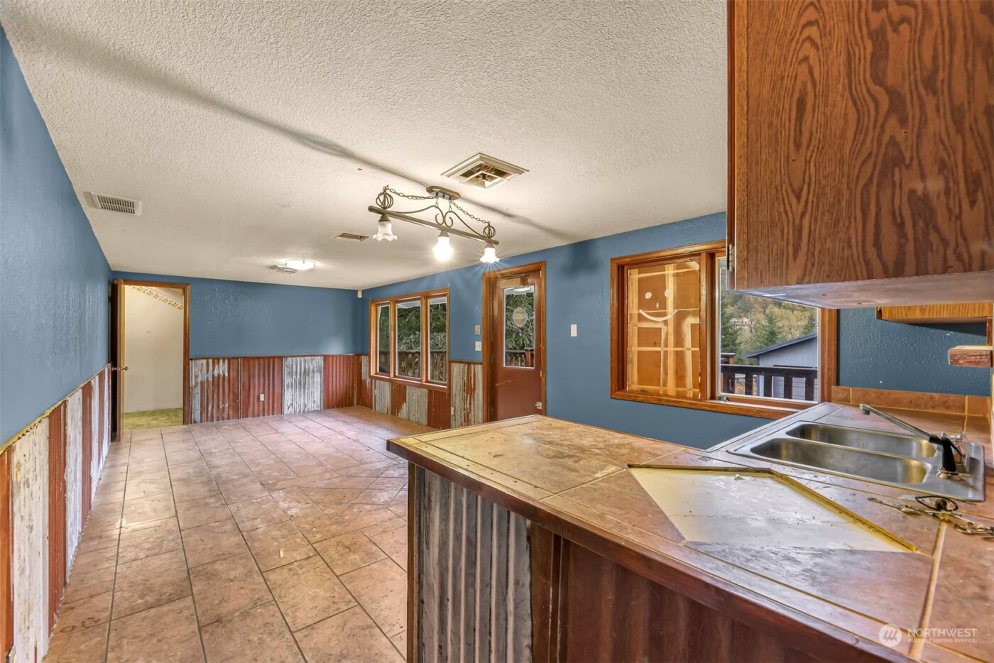 7489 S Dillard Avenue , Concrete, WA 98237