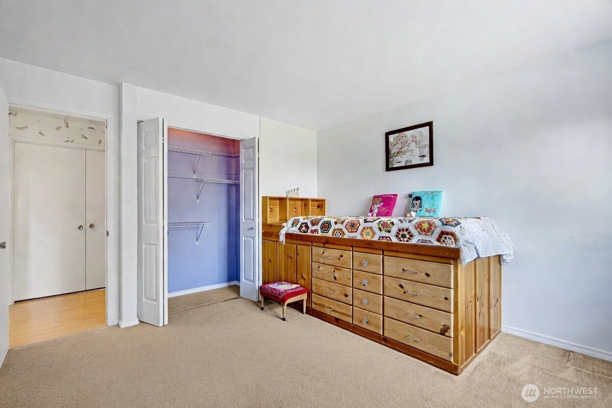 17050 Northup Way #5, Bellevue, WA 98008