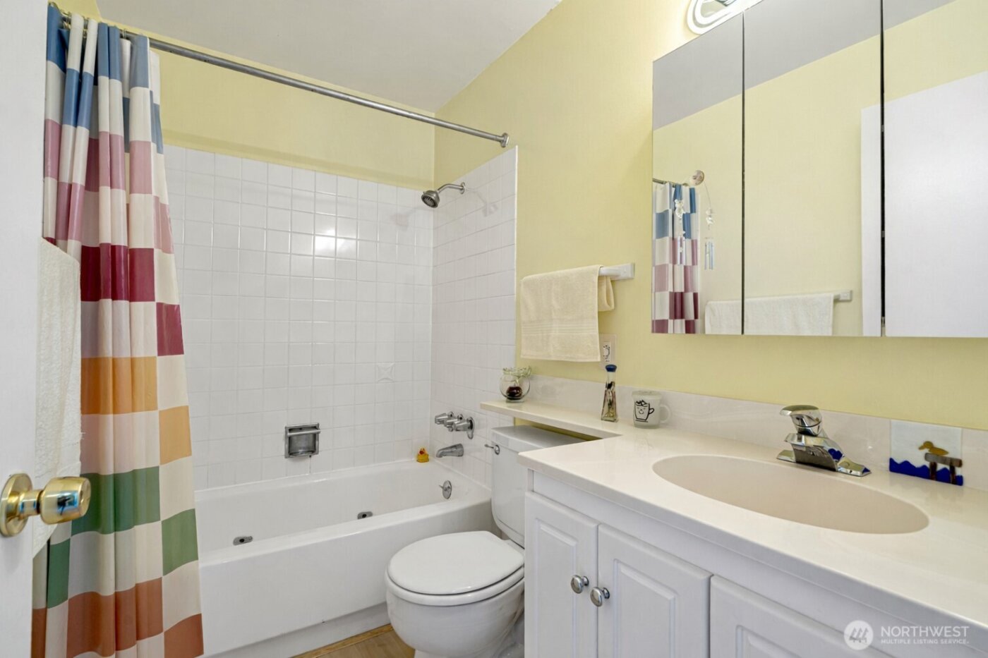 17050 Northup Way #5, Bellevue, WA 98008