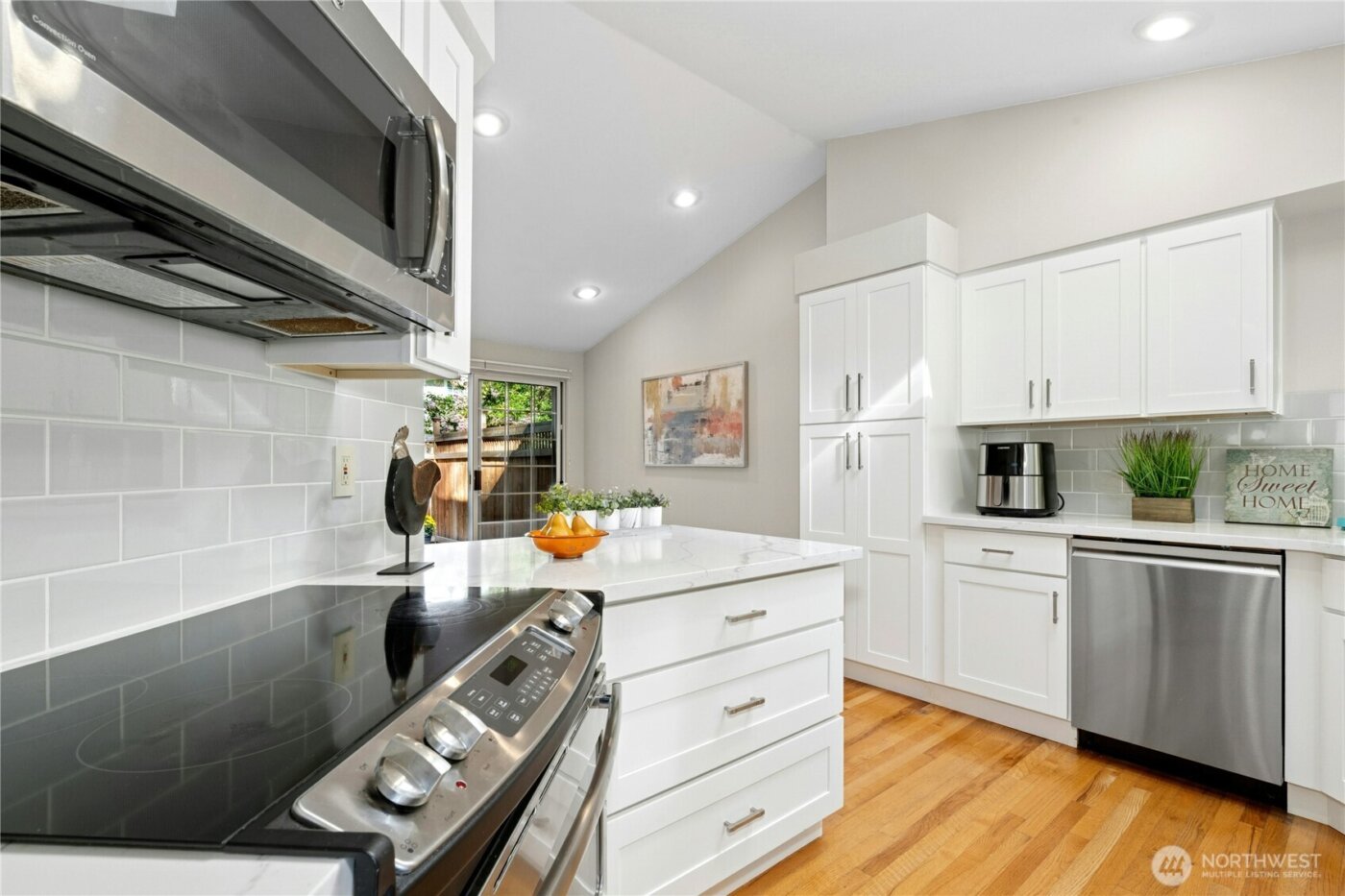 15865 Northup Way #41, Bellevue, WA 98008