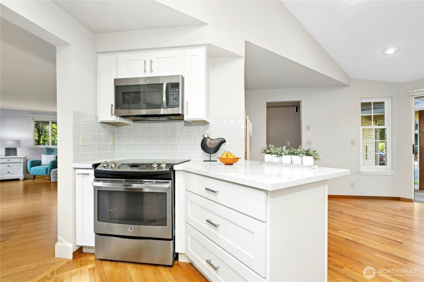 15865 Northup Way #41, Bellevue, WA 98008