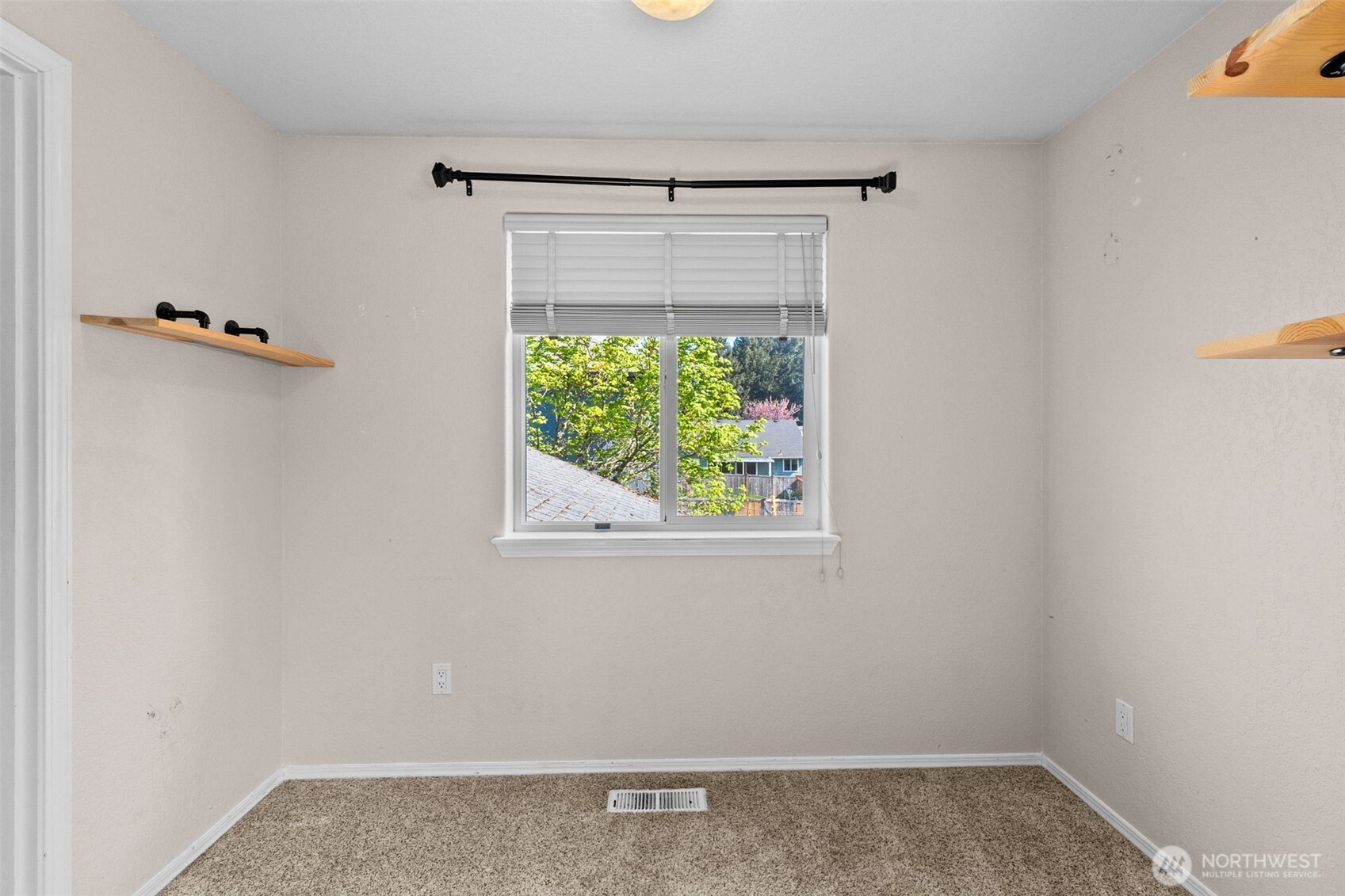 4932 Siskiyou Loop SE, Olympia, WA 98501
