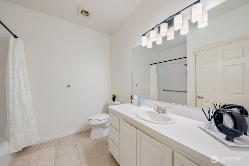 10042 Main Street #203, Bellevue, WA 98004