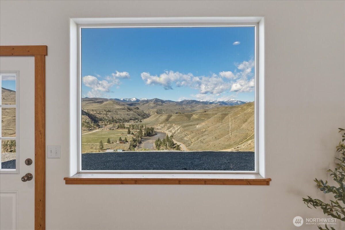 2 Island View Lane , Methow, WA 98834