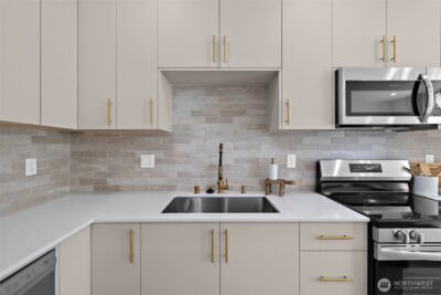 8324 16th Avenue NW #D, Seattle, WA 98117 - Photo 12