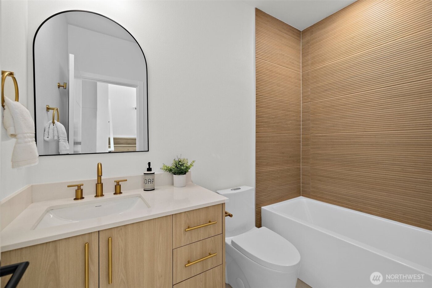 8324 16th Avenue NW #D, Seattle, WA 98117