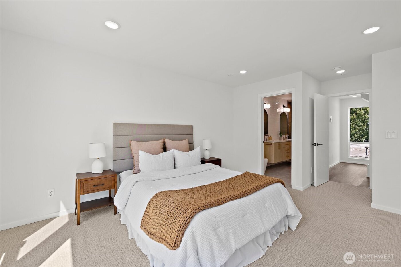 8324 16th Avenue NW #D, Seattle, WA 98117