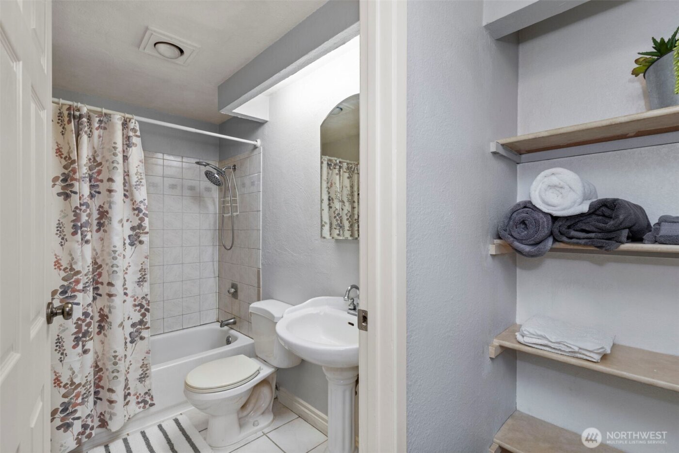 20026 Viking Crest Loop NE #1-102, Poulsbo, WA 98370