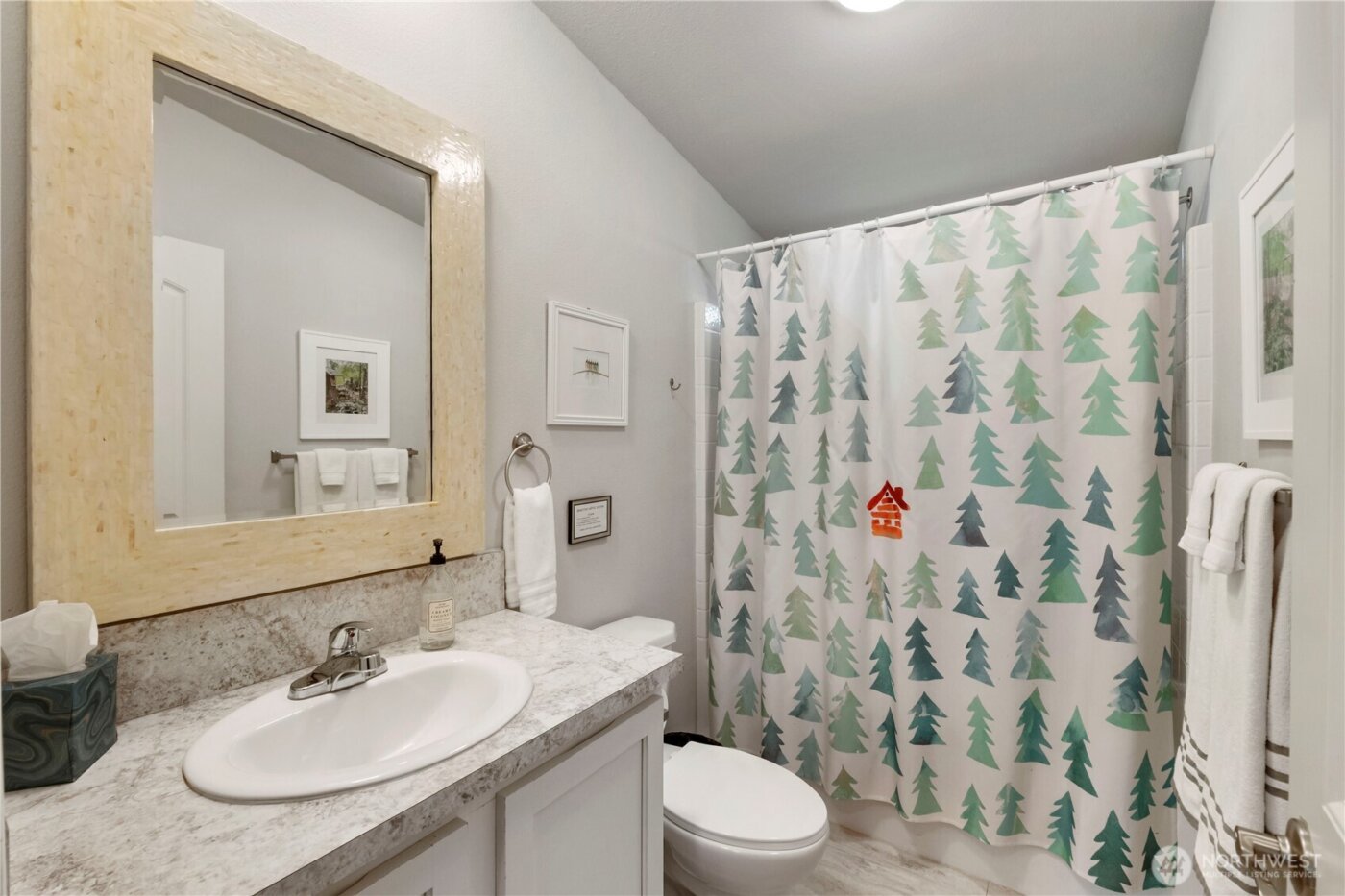 138 Sherwood Lane , Packwood, WA 98361