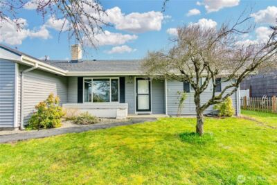 24532 35th Place S, Kent, WA 98032