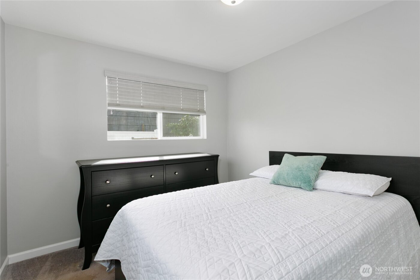 24532 35th Place S, Kent, WA 98032