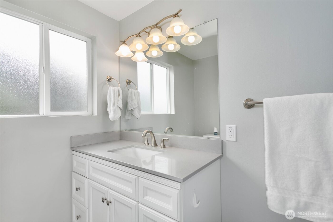 24532 35th Place S, Kent, WA 98032